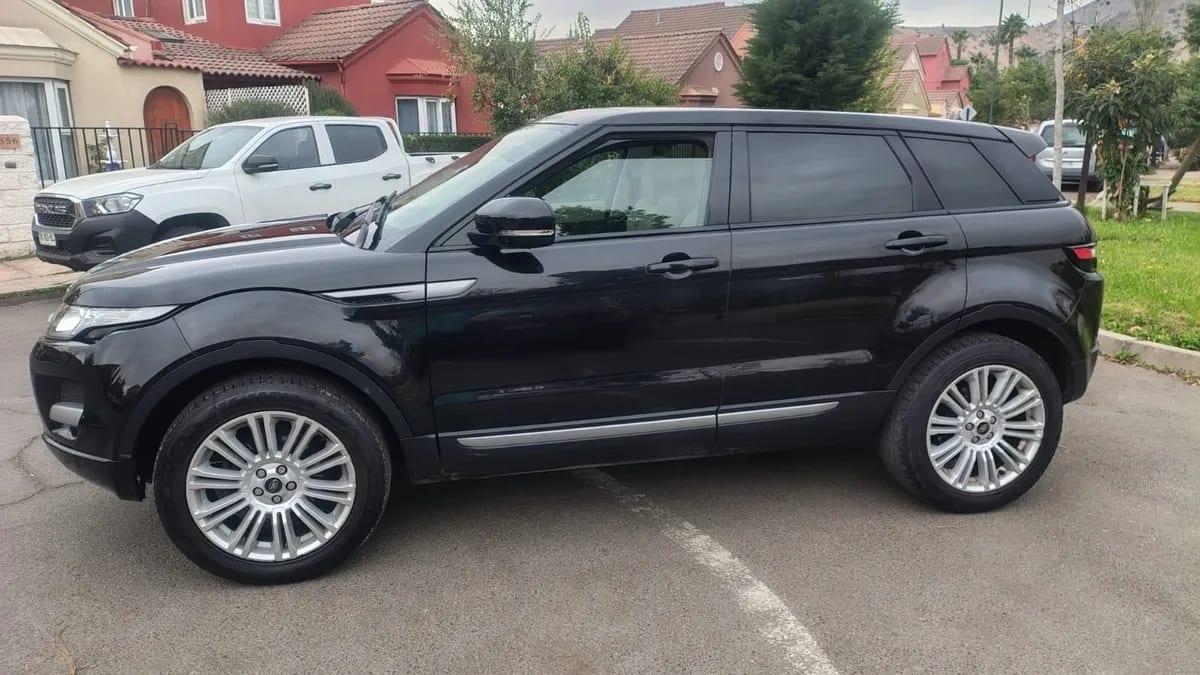 LAND ROVER EVOQUE 2.0 Dynamic 5p At 4x4 año 2013