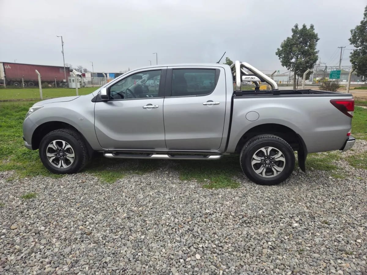 MAZDA BT-50 2.2 Doble Cabina Sdx High Mt 4x4 Diesel año 2019