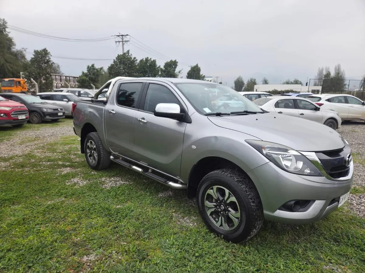 MAZDA BT-50 2.2 Doble Cabina Sdx High Mt 4x4 Diesel año 2019