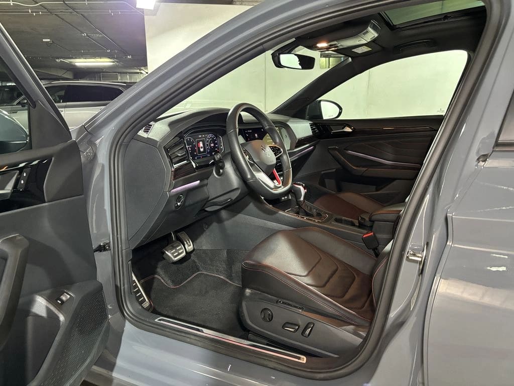 Volkswagen Jetta Gli 4x2 2.0 Aut año 2024