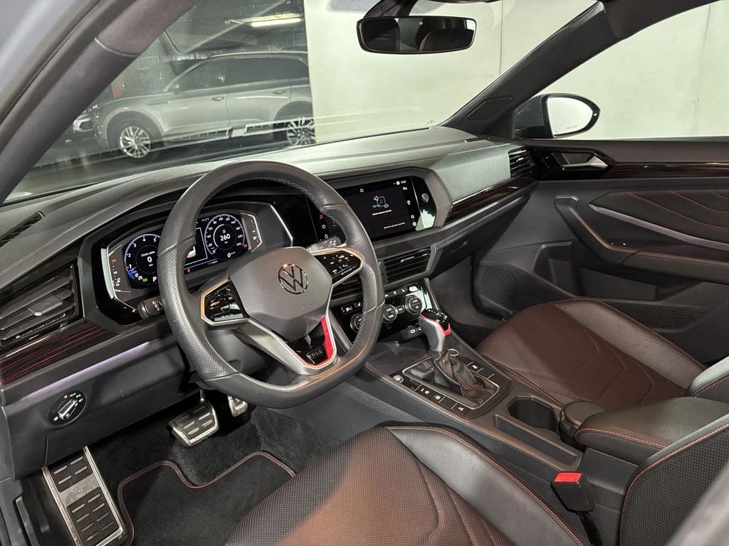 Volkswagen Jetta Gli 4x2 2.0 Aut año 2024