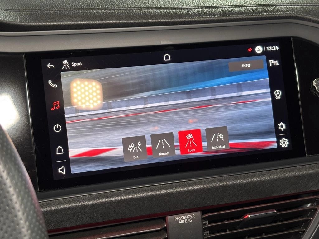 Volkswagen Jetta Gli 4x2 2.0 Aut año 2024