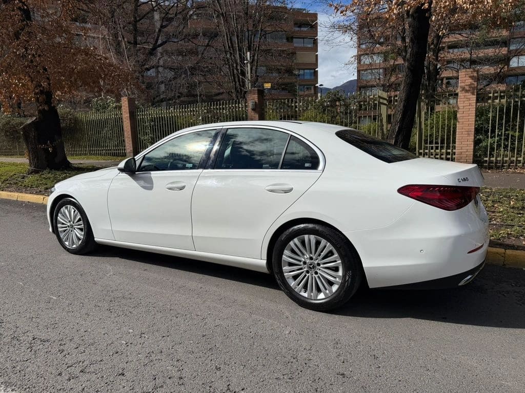 Mercedes-Benz C 180 1.6 4x2 At 4p año 2022