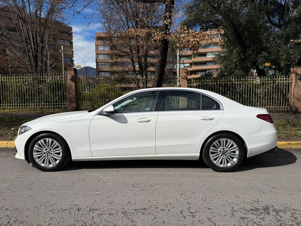 Mercedes-Benz C 180 1.6 4x2 At 4p año 2022