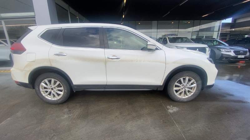 Nissan X-Trail 2.5 Drive 4x2 At 5p año 2021