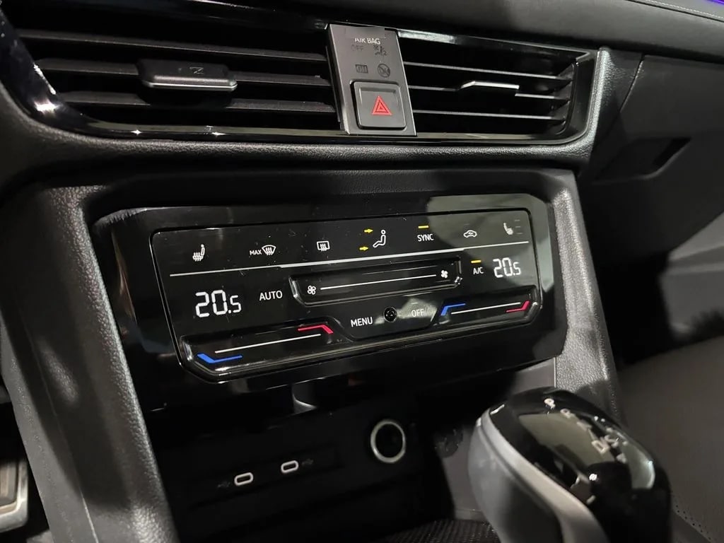 Volkswagen Taos Aut año 2025