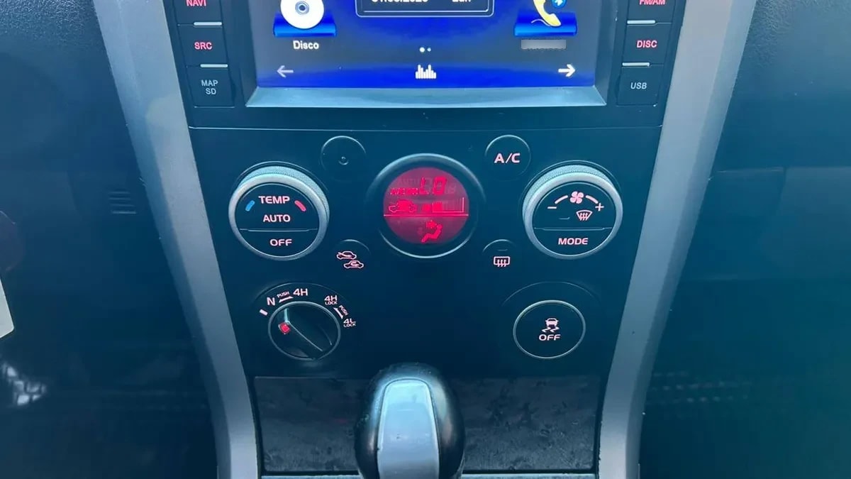 Suzuki Grand Nomade Glx Ltd 2.4 Aut año 2017