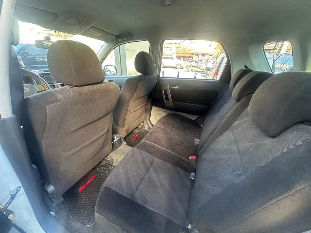 Toyota Rush Lujo 4x2 1.5 Mt año 2017