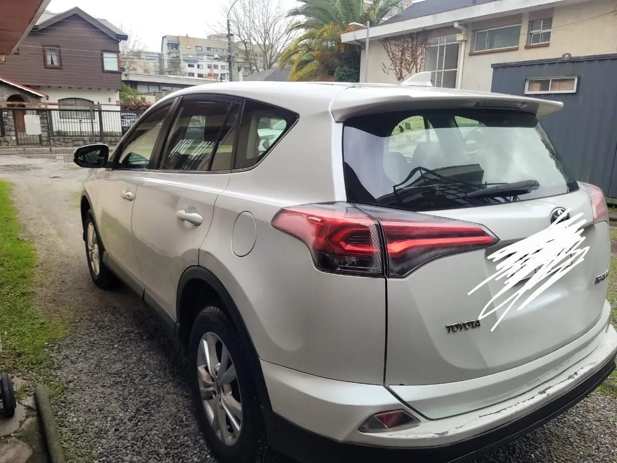 TOYOTA RAV4 2.0 Super Lujo Mt 4x4 año 2016