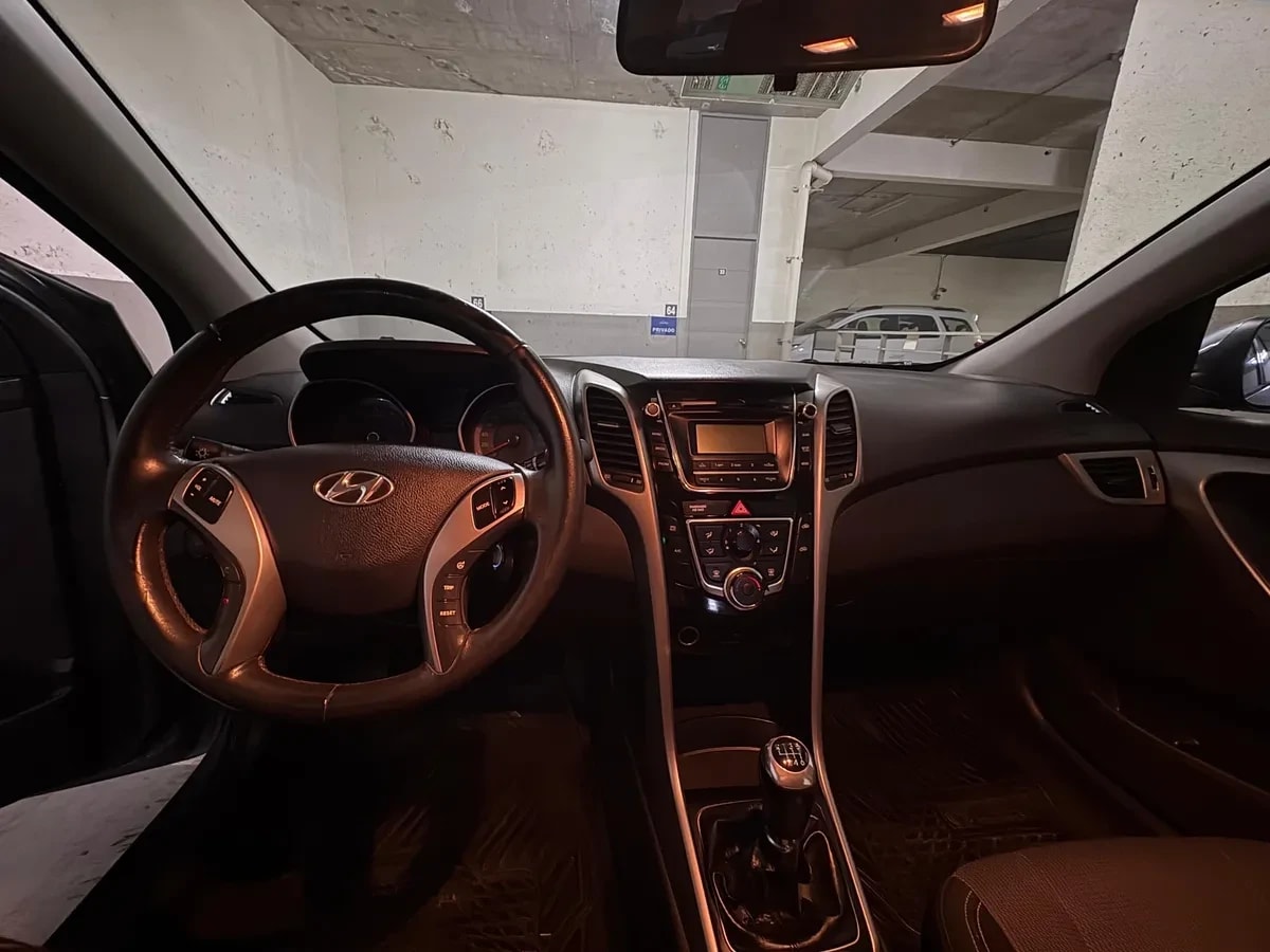 HYUNDAI I-30 1.6 Gd Gls Sun Mt año 2017