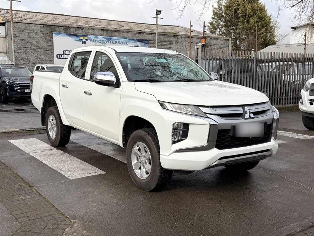 Mitsubishi L200 2.4 Katana Cr año 2023