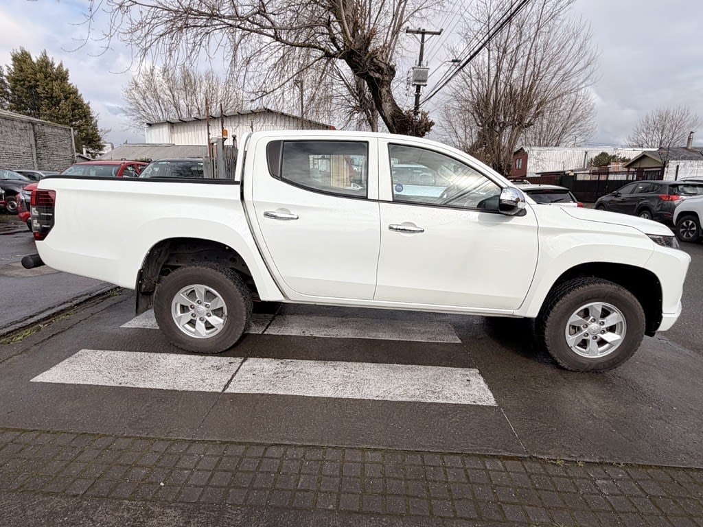 Mitsubishi L200 2.4 Katana Cr año 2023