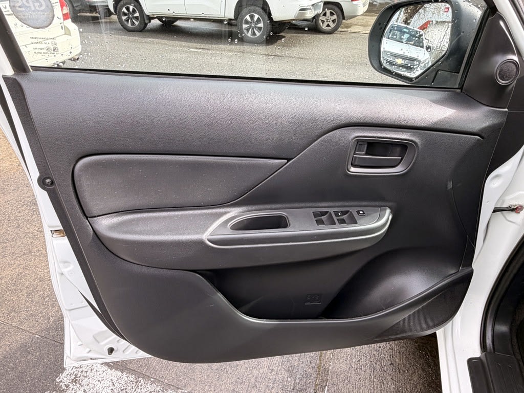 Mitsubishi L200 2.4 Katana Cr año 2023