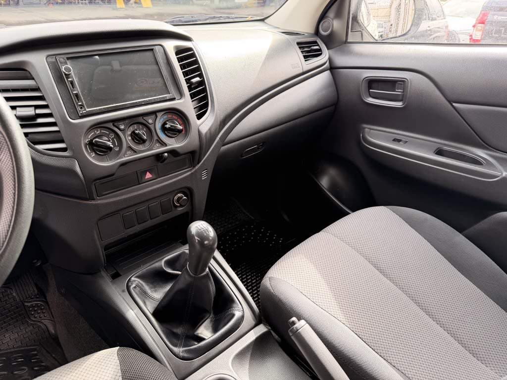 Mitsubishi L200 2.4 Katana Cr año 2023