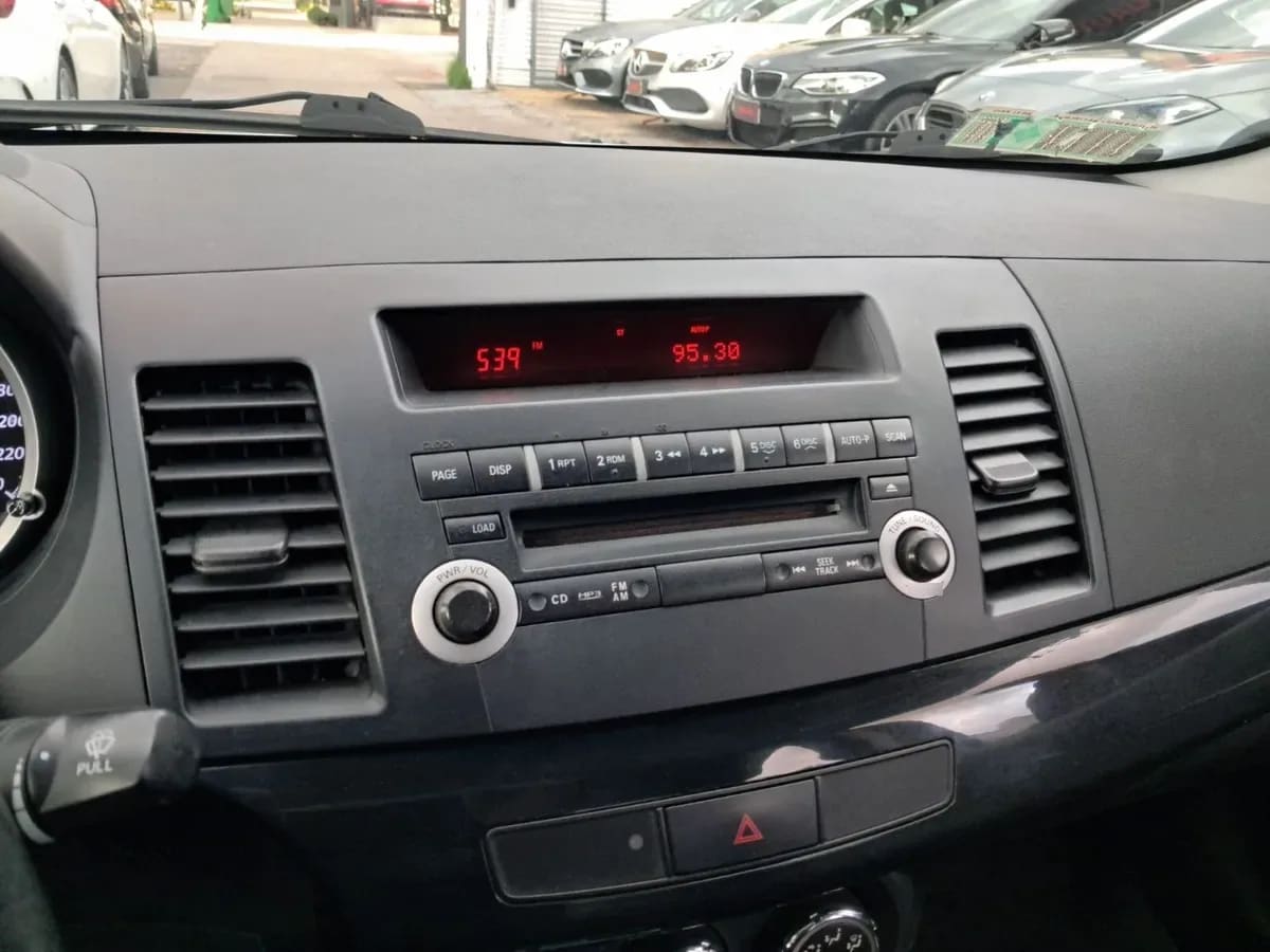 MITSUBISHI LANCER 1.6 R/t At año 2013