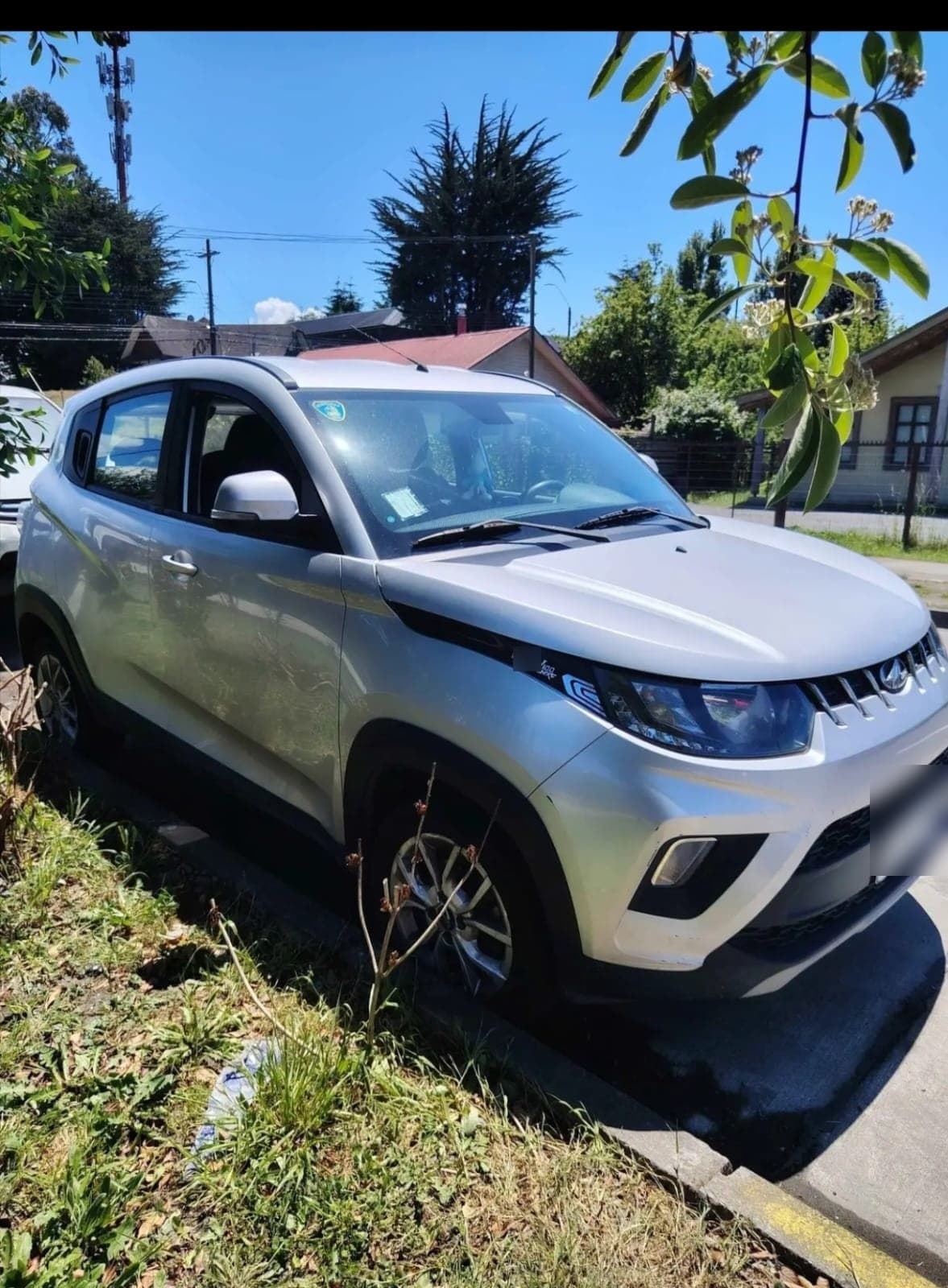 MAHINDRA KUV100 1.2 Elite Mt año 2020