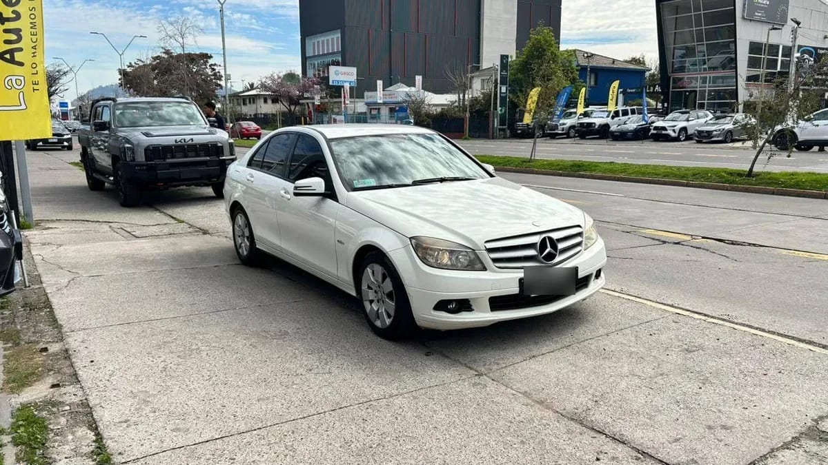 Mercedes-Benz C180 Cgi Blue Efficiency 1.8 Aut año 2011