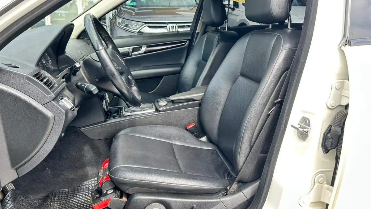 Mercedes-Benz C180 Cgi Blue Efficiency 1.8 Aut año 2011