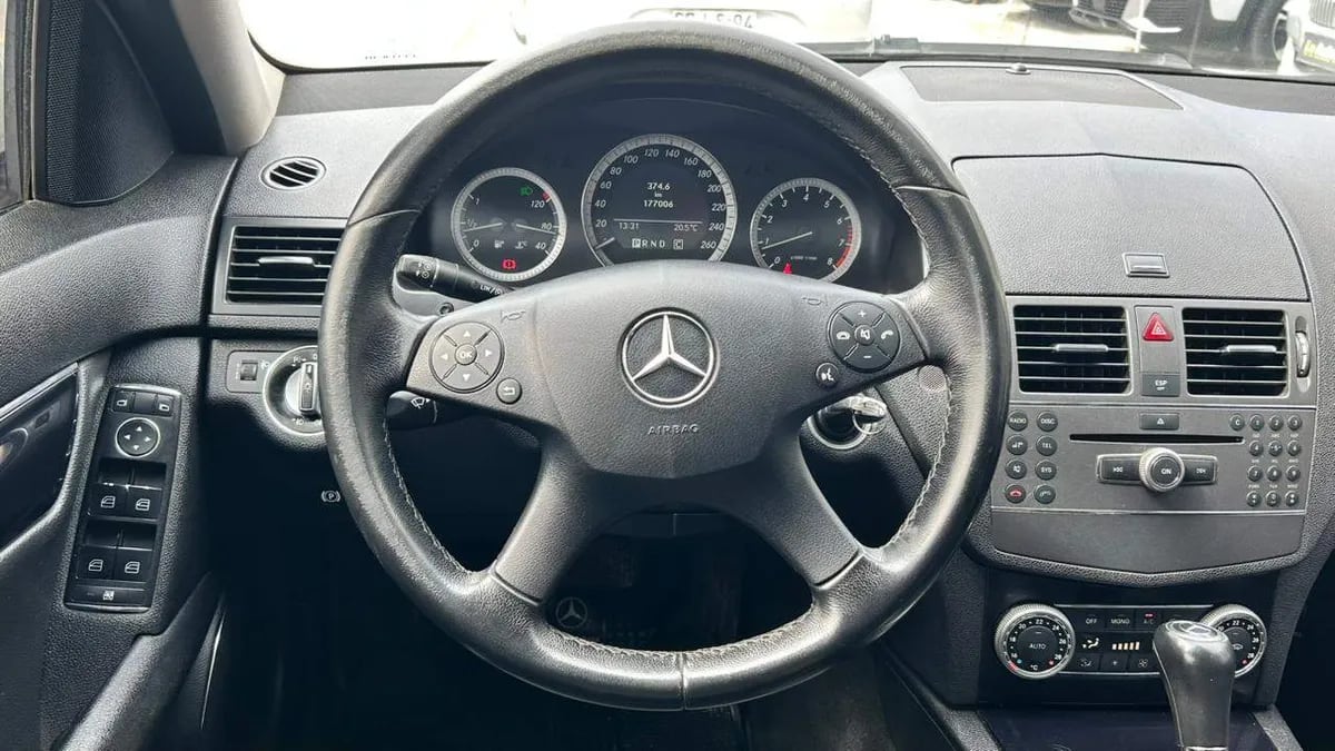 Mercedes-Benz C180 Cgi Blue Efficiency 1.8 Aut año 2011