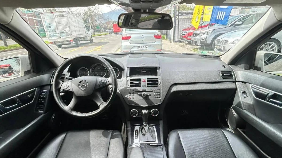 Mercedes-Benz C180 Cgi Blue Efficiency 1.8 Aut año 2011