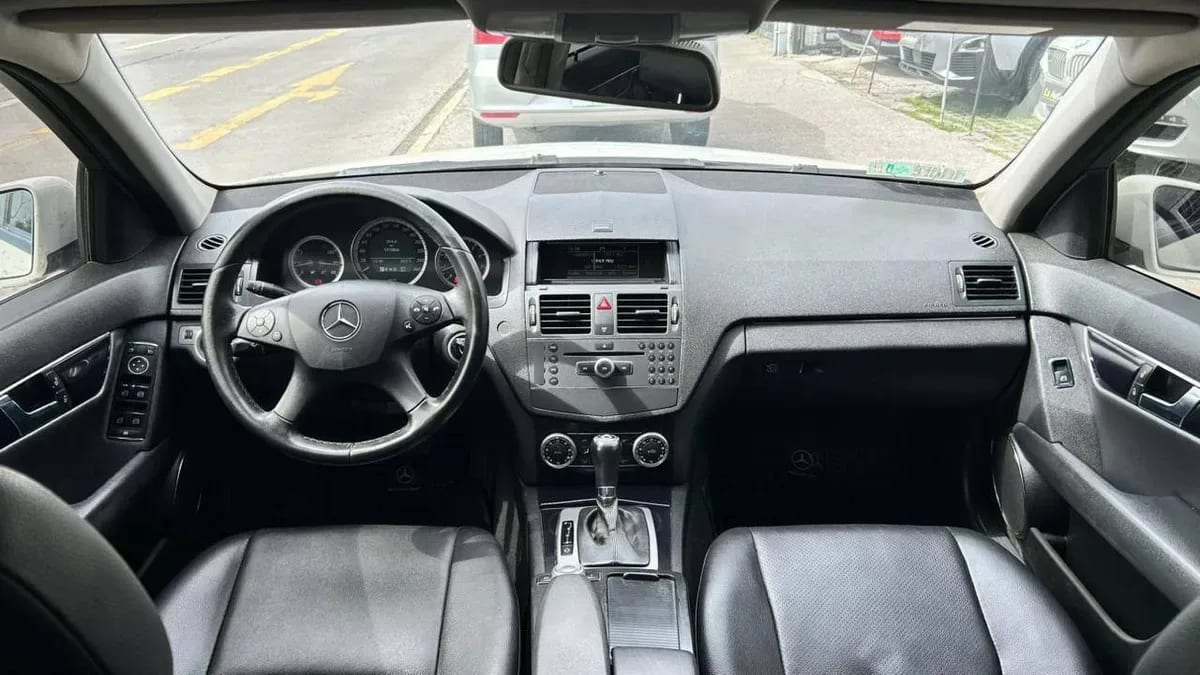 Mercedes-Benz C180 Cgi Blue Efficiency 1.8 Aut año 2011