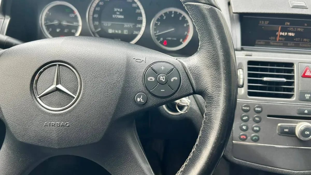 Mercedes-Benz C180 Cgi Blue Efficiency 1.8 Aut año 2011