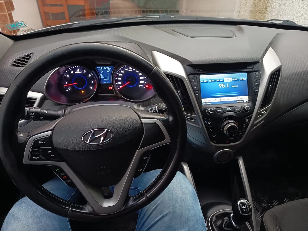 HYUNDAI VELOSTER 1.6 Fs 4dr Gls Premi Mt año 2016