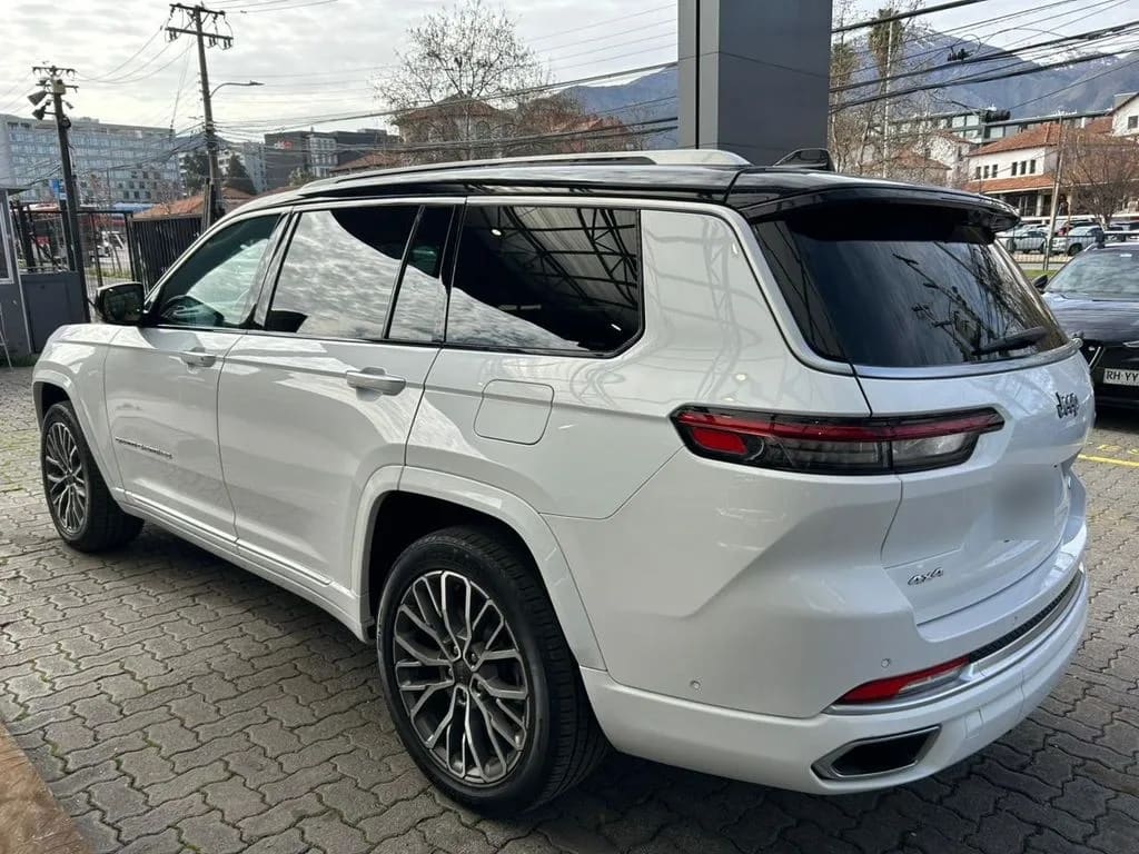 Jeep Cherokee L Summit 4x4 3.6 Aut año 2024