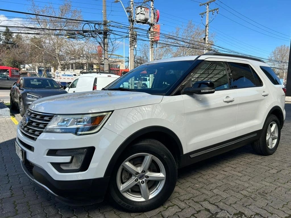 Ford Explorer 3.5 Xlt 4x2 3 Corridas At 5p año 2017