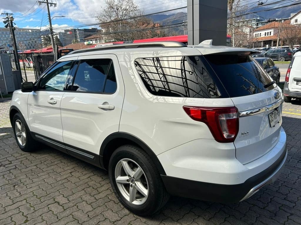 Ford Explorer 3.5 Xlt 4x2 3 Corridas At 5p año 2017