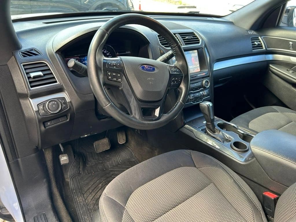 Ford Explorer 3.5 Xlt 4x2 3 Corridas At 5p año 2017