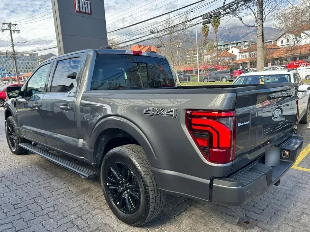 Ford F-150 Fhev Platinum 4x4 3.5 Aut año 2025