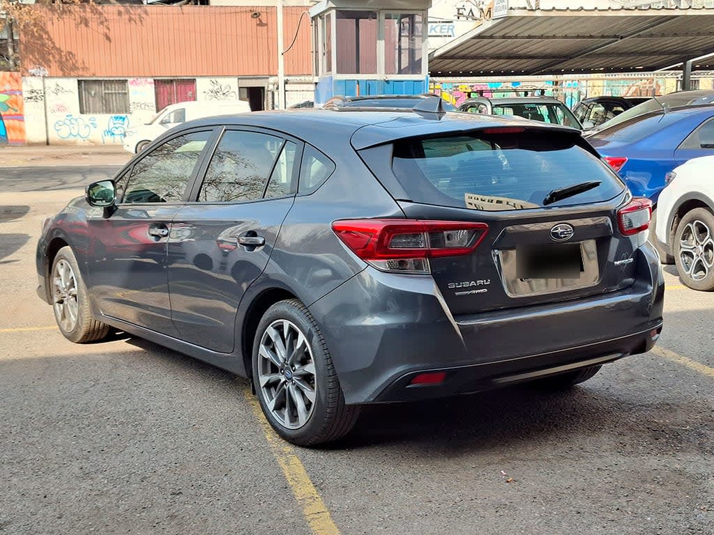 Subaru Impreza Cvt 4x4 2.0 At año 2021