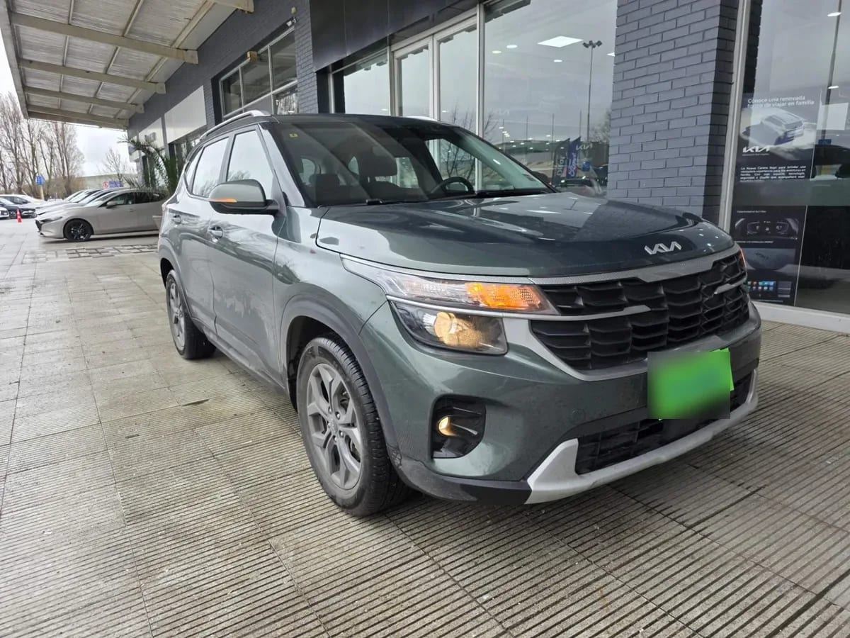 Kia Seltos 1.5 Ex 4x2 6mt 5p año 2025