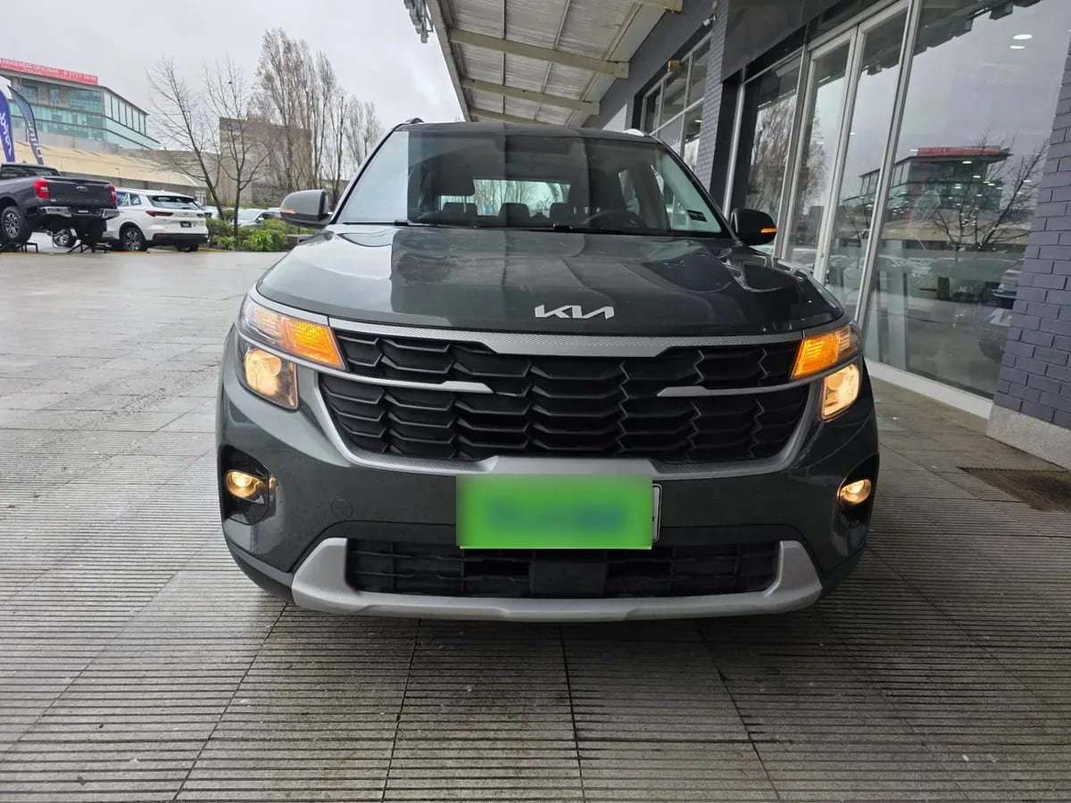 Kia Seltos 1.5 Ex 4x2 6mt 5p año 2025