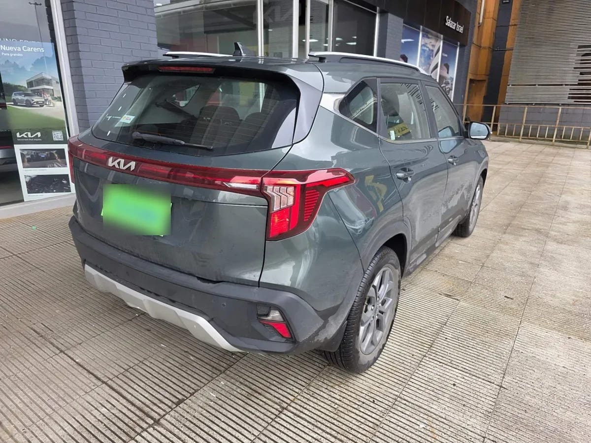 Kia Seltos 1.5 Ex 4x2 6mt 5p año 2025