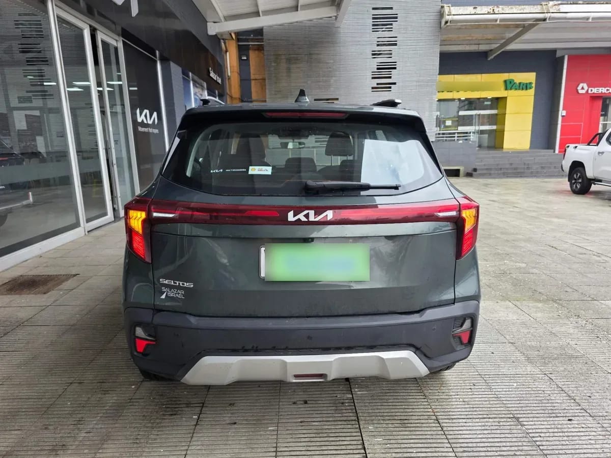 Kia Seltos 1.5 Ex 4x2 6mt 5p año 2025