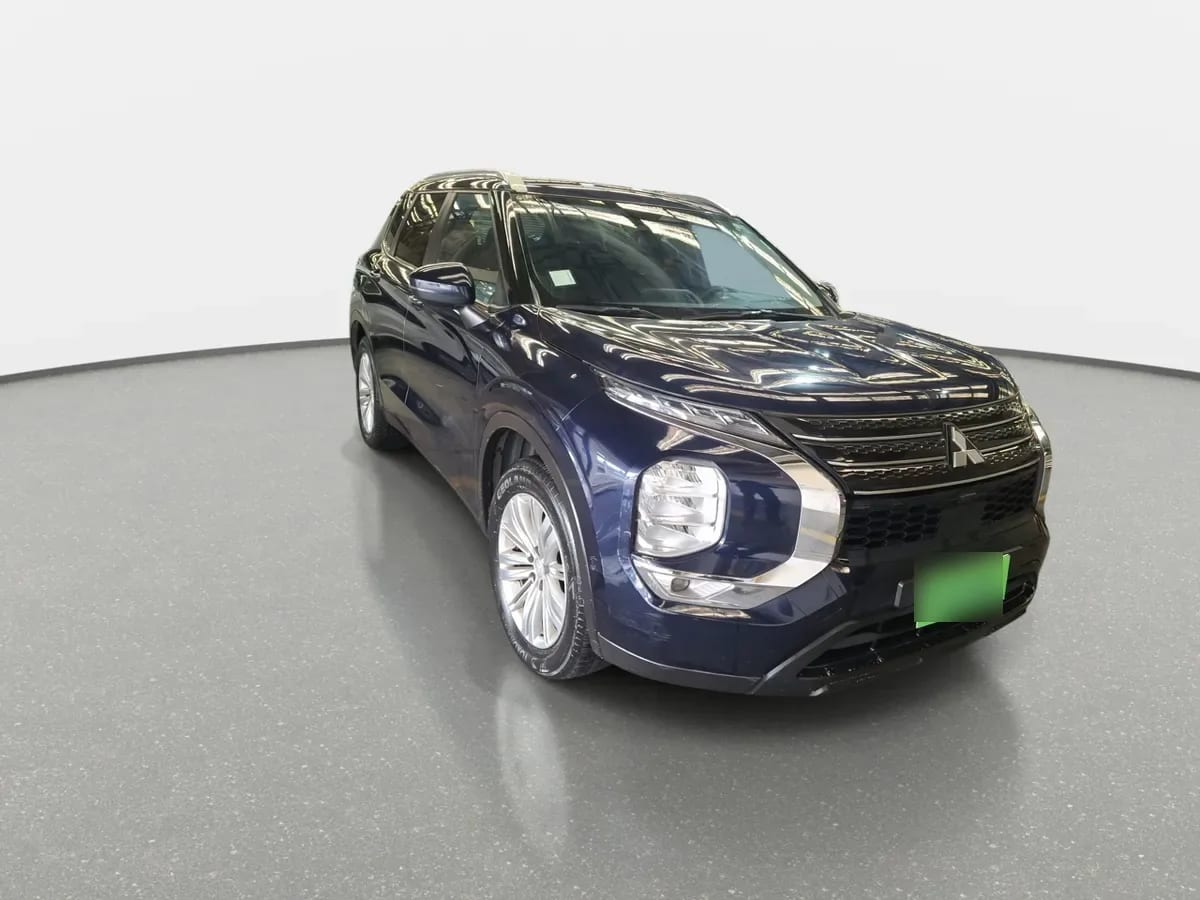 Mitsubishi Outlander 2.5 Gl P 4x2 At 5p año 2024