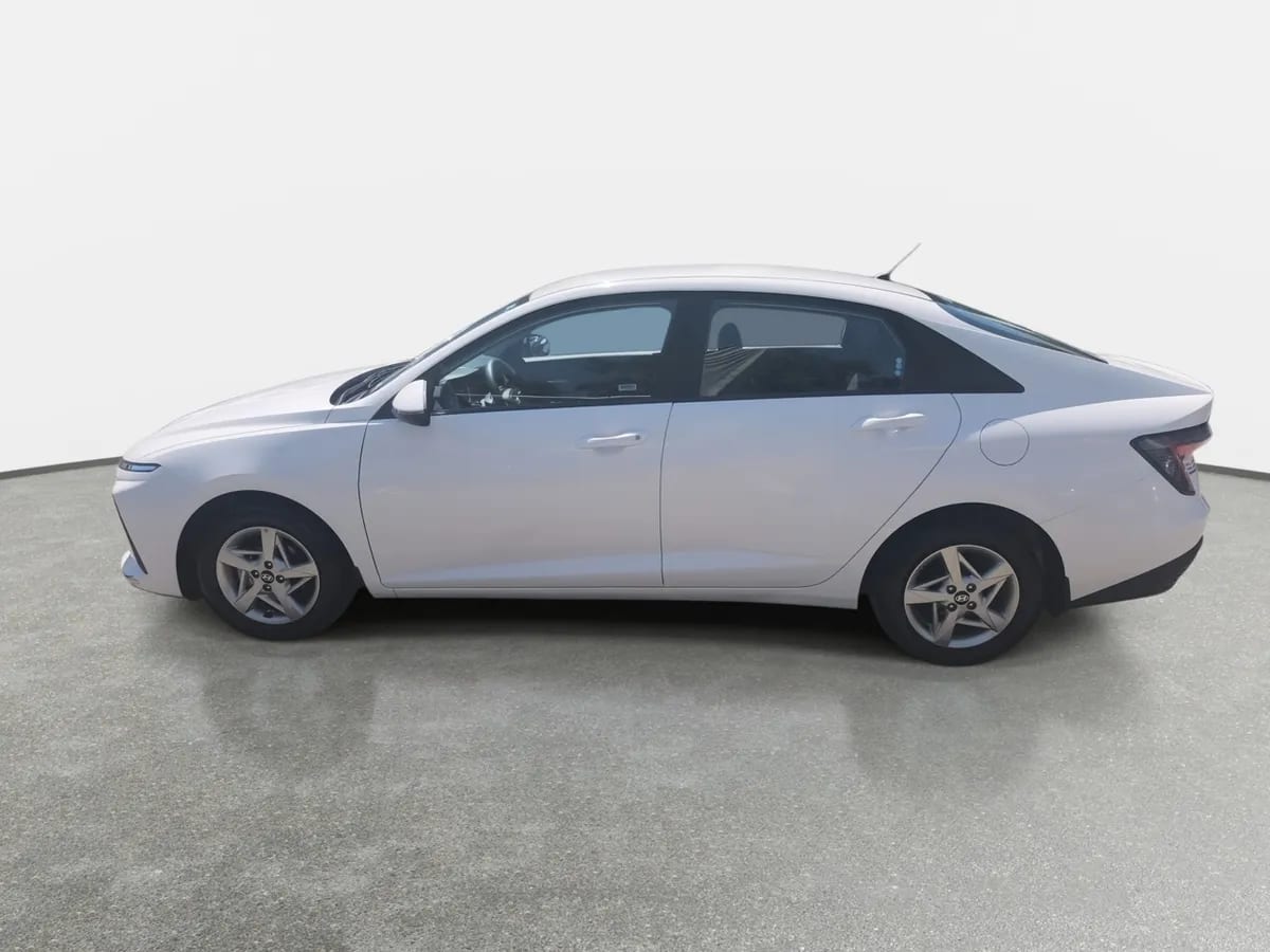 Hyundai Accent 1.5 Plus 4x2 At 4p año 2025