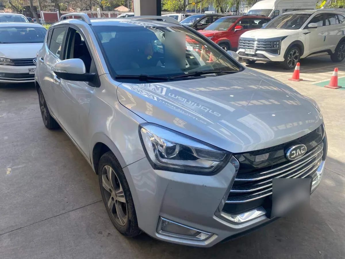 JAC Js2 1.5 Luxury 4x2 Cvt At 5p año 2025