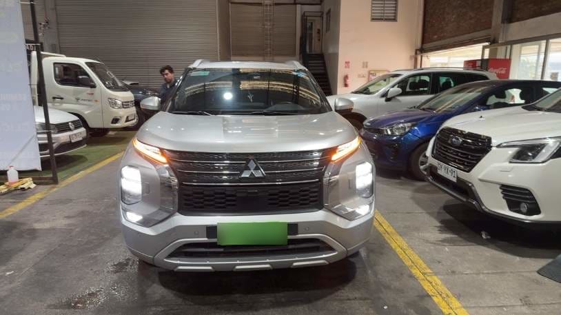 Mitsubishi Outlander 2.5 Gls Limited P 4x4 At 5p año 2025