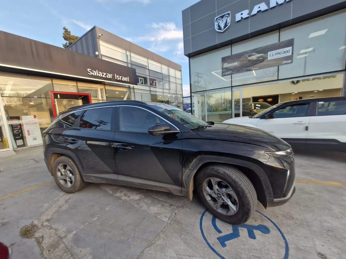 Hyundai Tucson 2.0 Nx4 Plus Diesel 4x2 At 5p año 2021