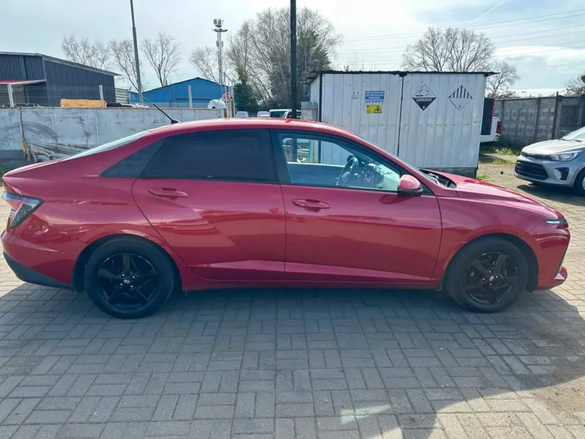 Hyundai Accent 1.5 Design 4x2 Mt 4p año 2024