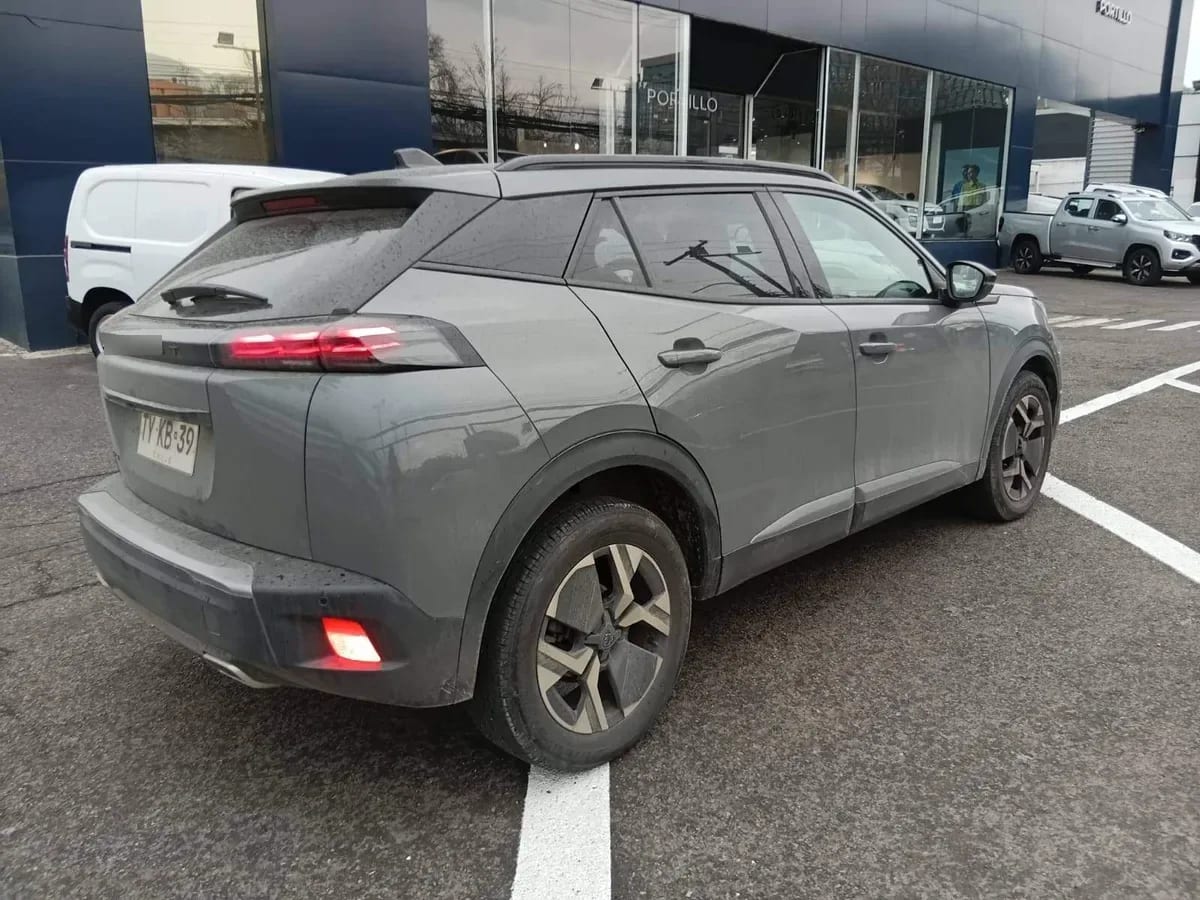 Peugeot 2008 1.2 Allure Pack Puretech 130hp 4x2 Mt 5p año 2025