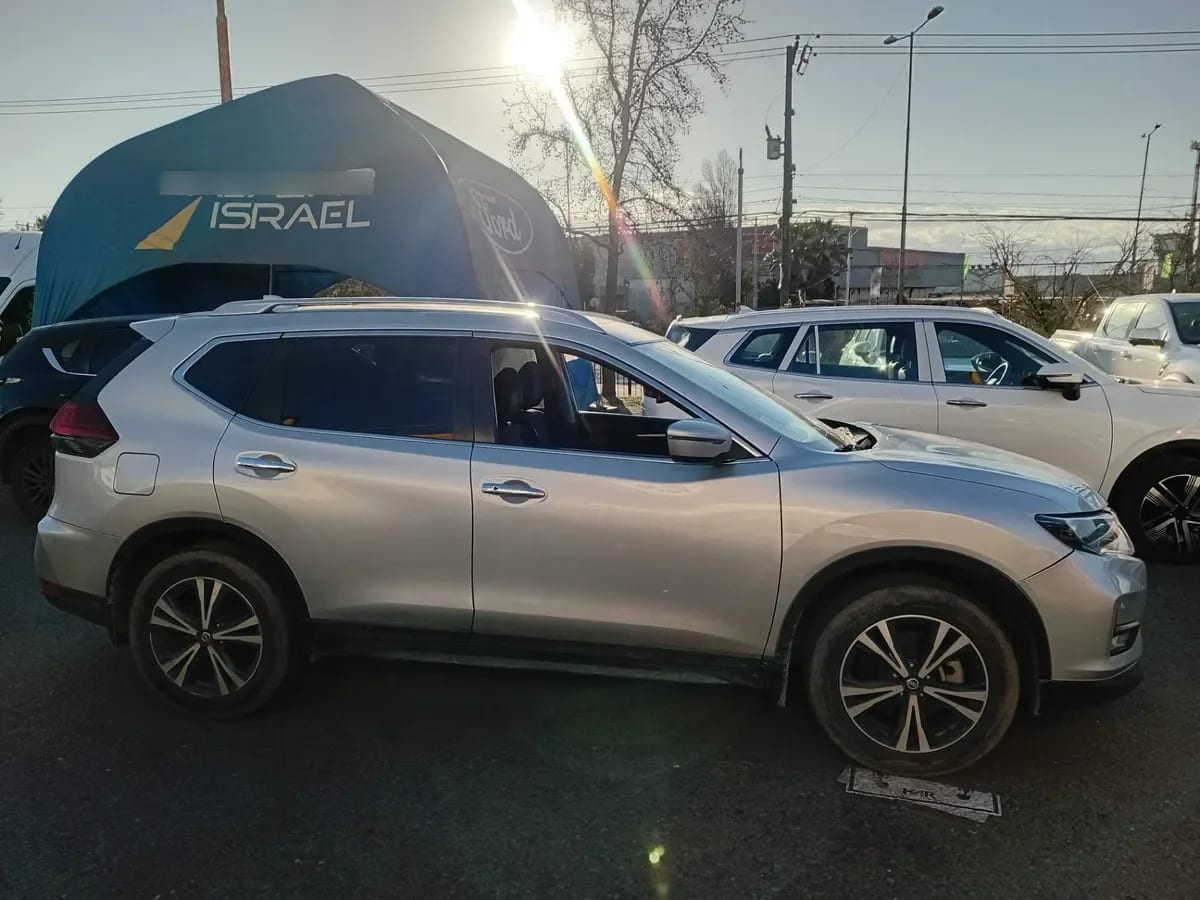 Nissan X-Trail 2.5 Advance 4x2 3row Cvt At 5p año 2021