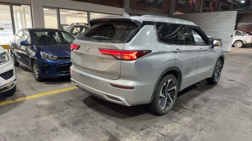 Mitsubishi Outlander 2.5 Gls Limited P 4x4 At 5p año 2025