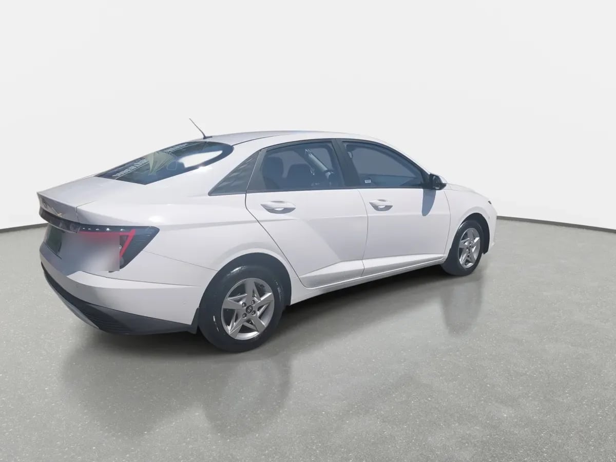 Hyundai Accent 1.5 Plus 4x2 At 4p año 2025