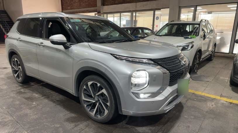 Mitsubishi Outlander 2.5 Gls Limited P 4x4 At 5p año 2025