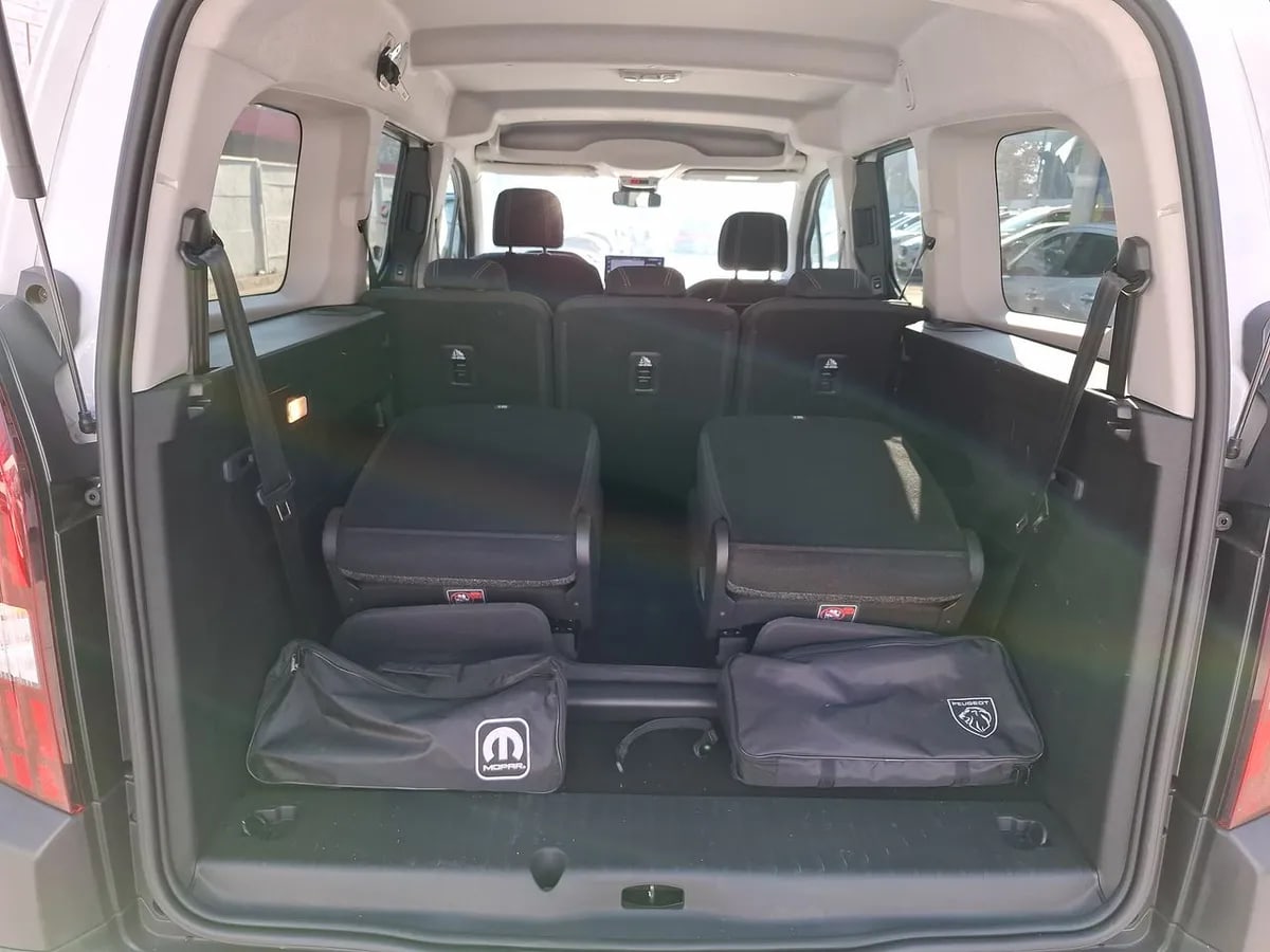 Peugeot Rifter 1.2 Mca Allure Puretech 130 4x2 Eat8 5p año 2026