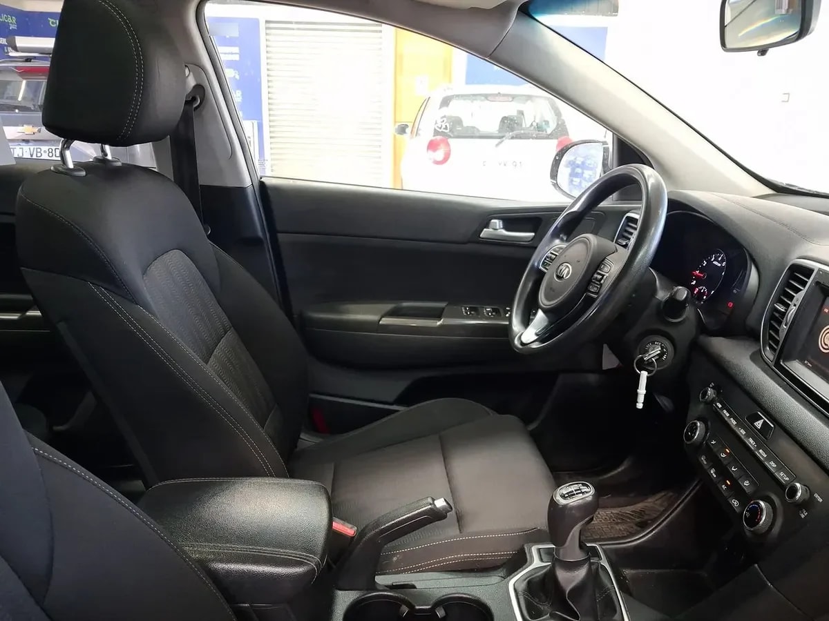 Kia Sportage 2.0 Lx 2wd 6ab 6mt 5p año 2018